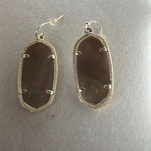 Pre-owned Kendra Scott earrings in brown mother of pearl
